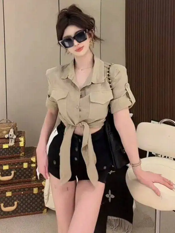 American Retro Style Short Sleeve Shirt Women's Summer New Waist Cinching Slimming High Fashion Top City Walk Open Cardigan
American Retro Style Short Sleeve Shirt Women's Summer New Waist Cinching Slimming High Fashion Top City Walk Open Cardigan