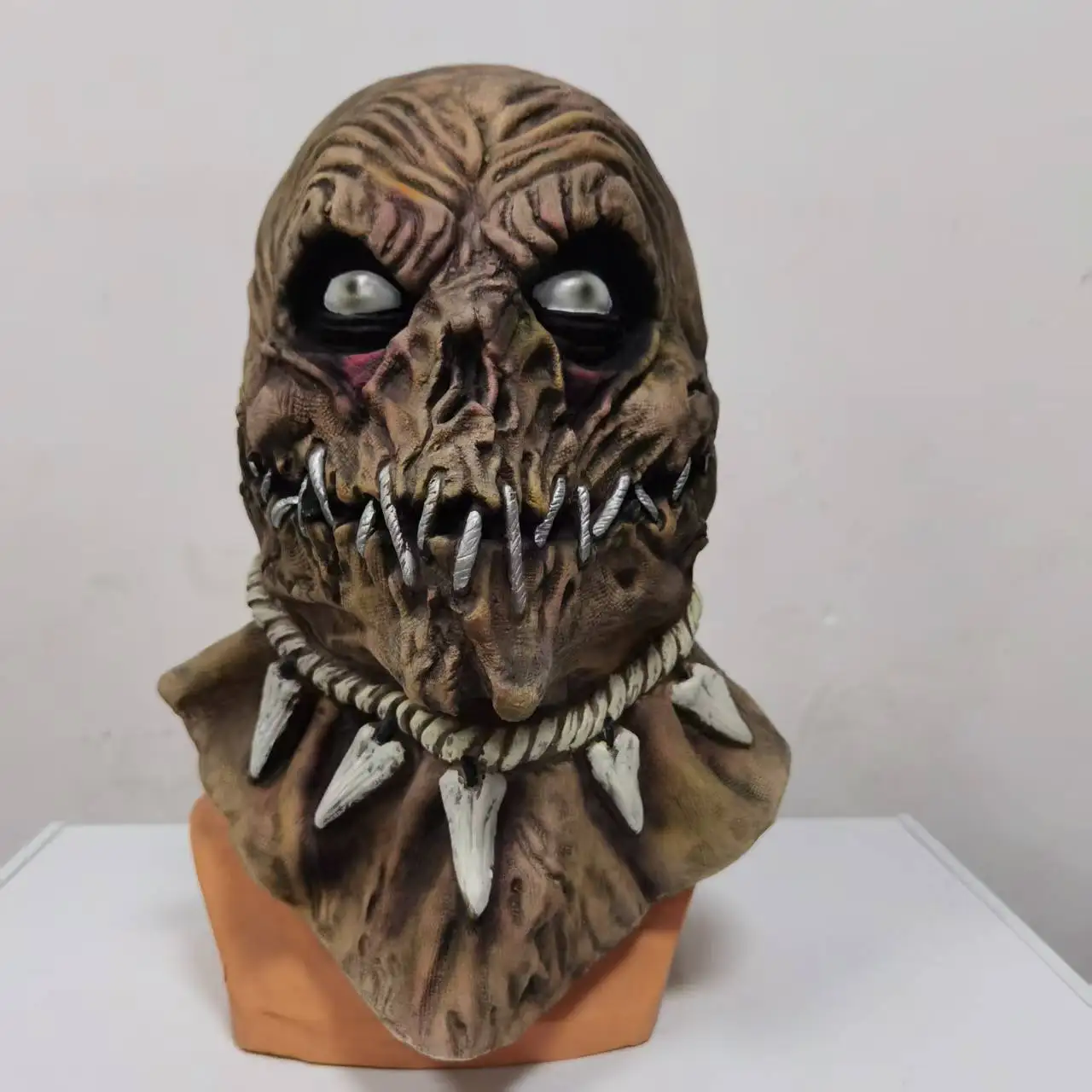 The Scarecrow Skeleton Mask Scary Mask Horror Prank Head Cover Halloween Masquerade Party Cosplay Costume Props Accessories 
The Scarecrow Skeleton Mask Scary Mask Horror Prank Head Cover Halloween Masquerade Party Cosplay Costume Props Accessories