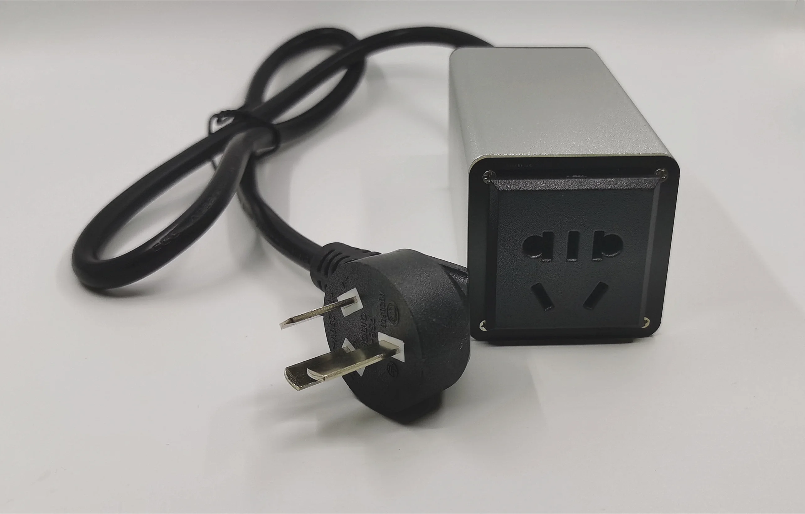 HIFI сетевой фильтр/очиститель питания (версия GB/версия американского стандарта)
HIFI сетевой фильтр/очиститель питания (версия GB/версия американского стандарта)