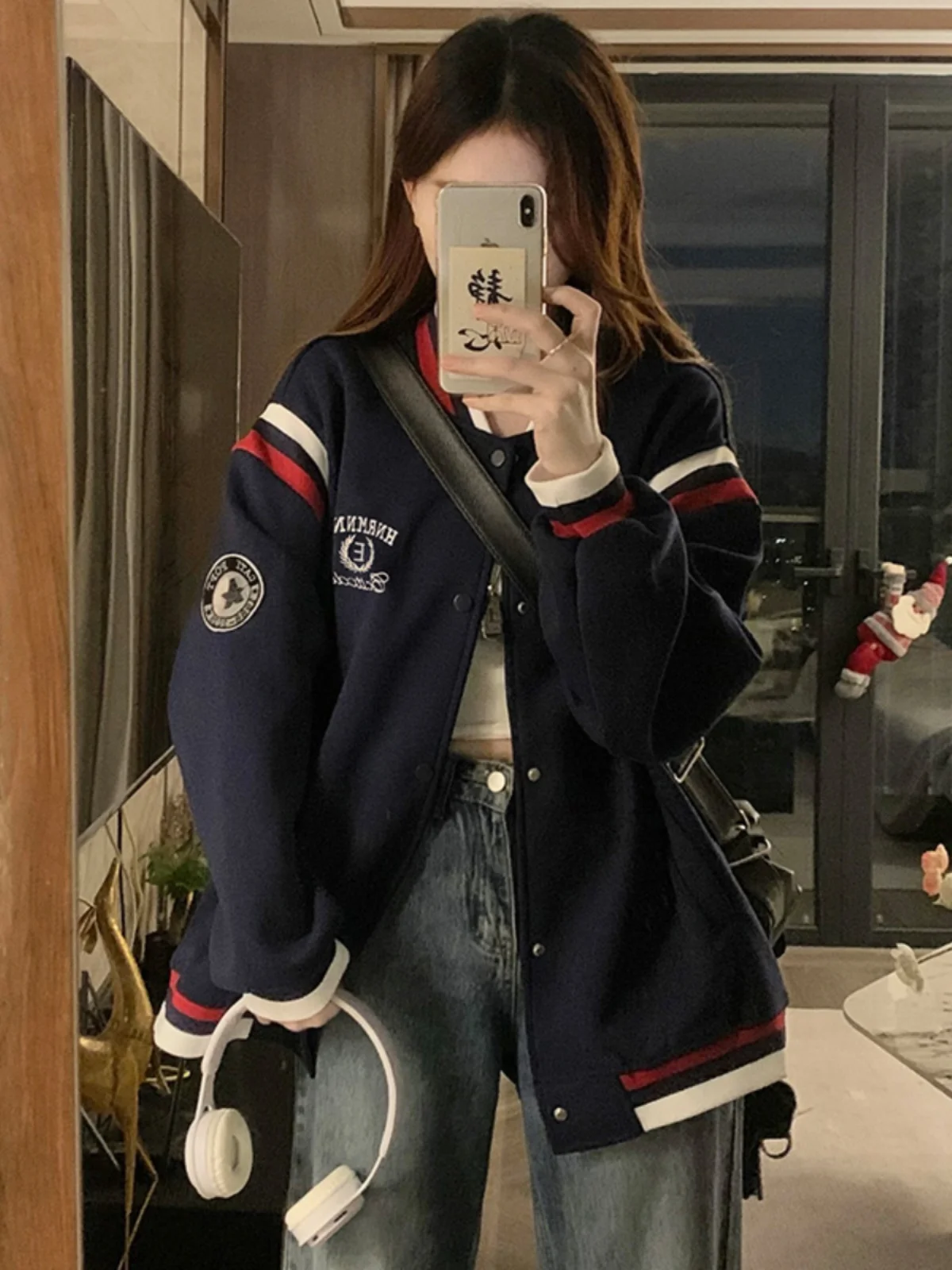 Женские бейсбольные куртки: мягкие, осенние, с стразами, в рубчик, для кемпинга, базовые, с широкой планкой, сшитые из разных тканей, с завязками, в стиле «рыбья кость», для активного отдыха
Женские бейсбольные куртки: мягкие, осенние, с стразами, в рубчик, для кемпинга, базовые, с широкой планкой, сшитые из разных тканей, с завязками, в стиле «рыбья кость», для активного отдыха