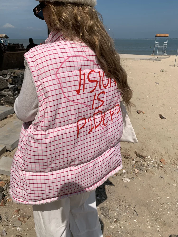 Двусторонняя одежда, хлопковый жилет, женский милый милый жилет, новинка 2025 года, теплая свободная модная верхняя одежда, внутренняя одежда из полиэфирного волокна...
Двусторонняя одежда, хлопковый жилет, женский милый милый жилет, новинка 2025 года, теплая свободная модная верхняя одежда, внутренняя одежда из полиэфирного волокна...