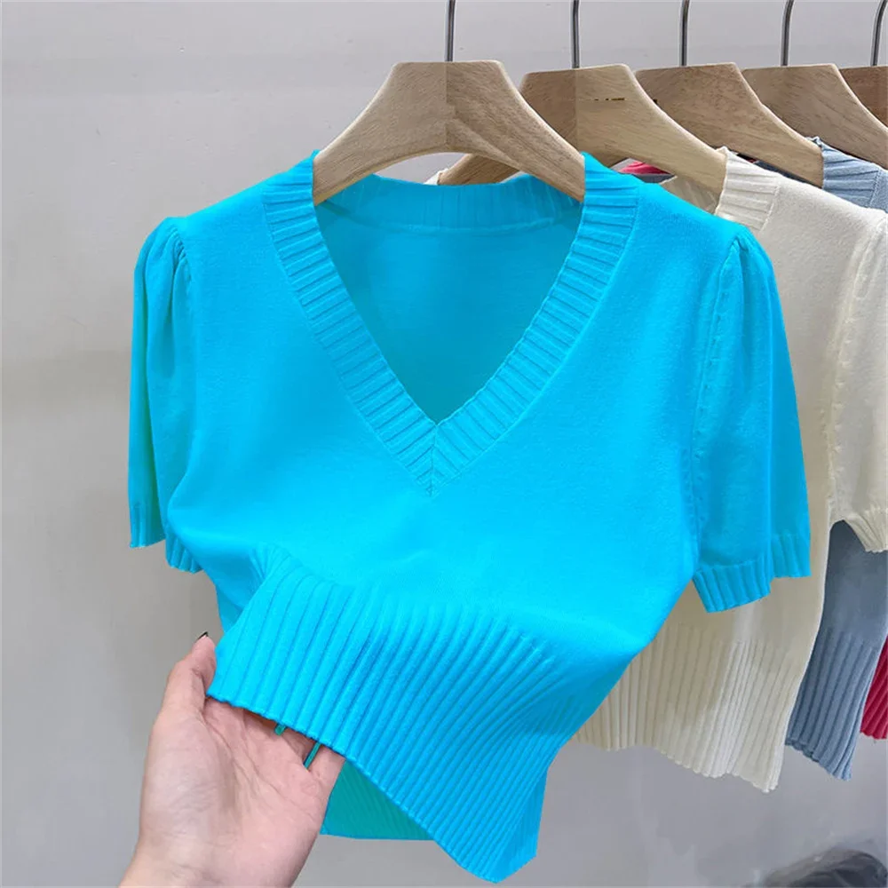 V-neck Short Sleeve Knit Sweater Women's Loose Design Pullover Tops Spring Summer 2025 New Base Shirt Women Fashion Knitwear
V-neck Short Sleeve Knit Sweater Women's Loose Design Pullover Tops Spring Summer 2025 New Base Shirt Women Fashion Knitwear