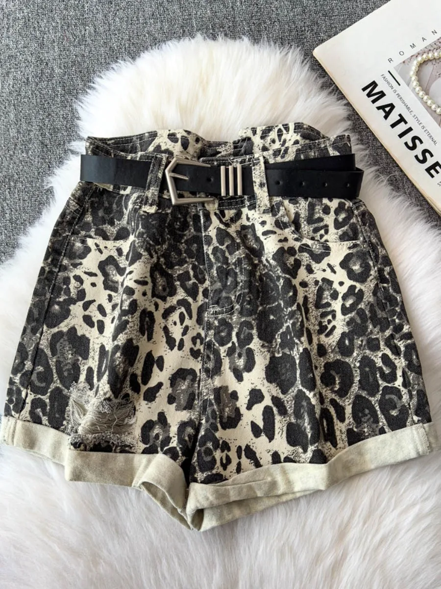 Foamlina Summer New Tide Girl's High Waist Skinny Leopard Print Jeans Shorts with Belt Women's Sexy Trendy Washed Denim Shorts
Foamlina Summer New Tide Girl's High Waist Skinny Leopard Print Jeans Shorts with Belt Women's Sexy Trendy Washed Denim Shorts