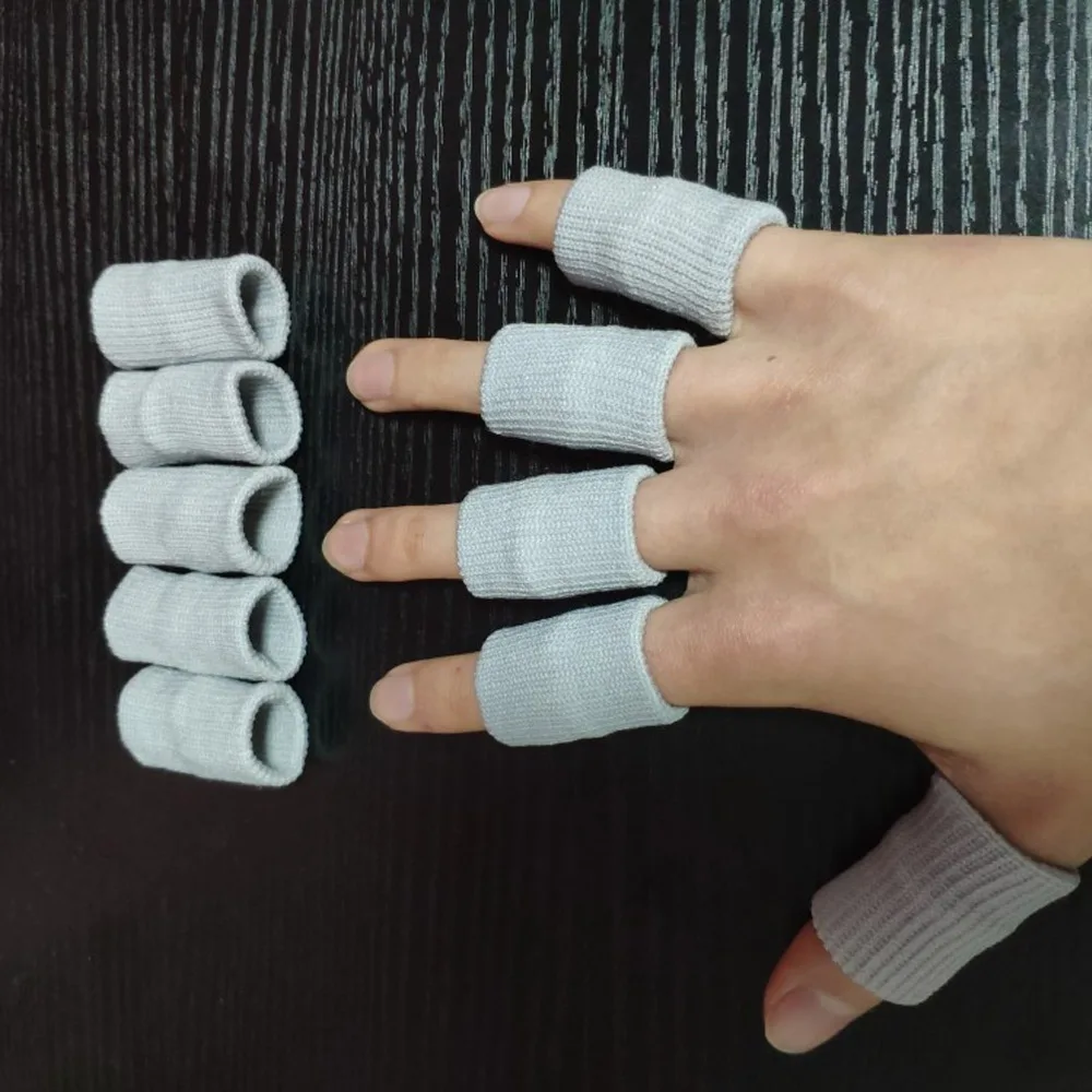 50Pcs Finger Safety Sleeves Gloves for Thumb Splint Brace for Arthritis Breathable Elastic Finger Tape for Basketball Volleyball
50Pcs Finger Safety Sleeves Gloves for Thumb Splint Brace for Arthritis Breathable Elastic Finger Tape for Basketball Volleyball
