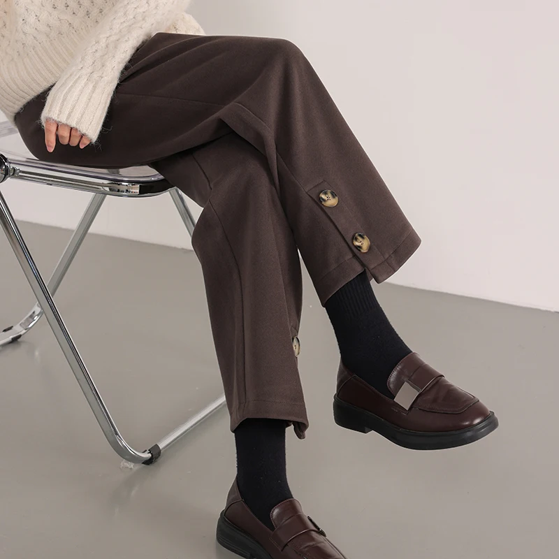 Autumn Winter Loose Buttons Women Woolen Trousers Casual High Waist Pockets Thick Warm Straight Pants Female
Autumn Winter Loose Buttons Women Woolen Trousers Casual High Waist Pockets Thick Warm Straight Pants Female