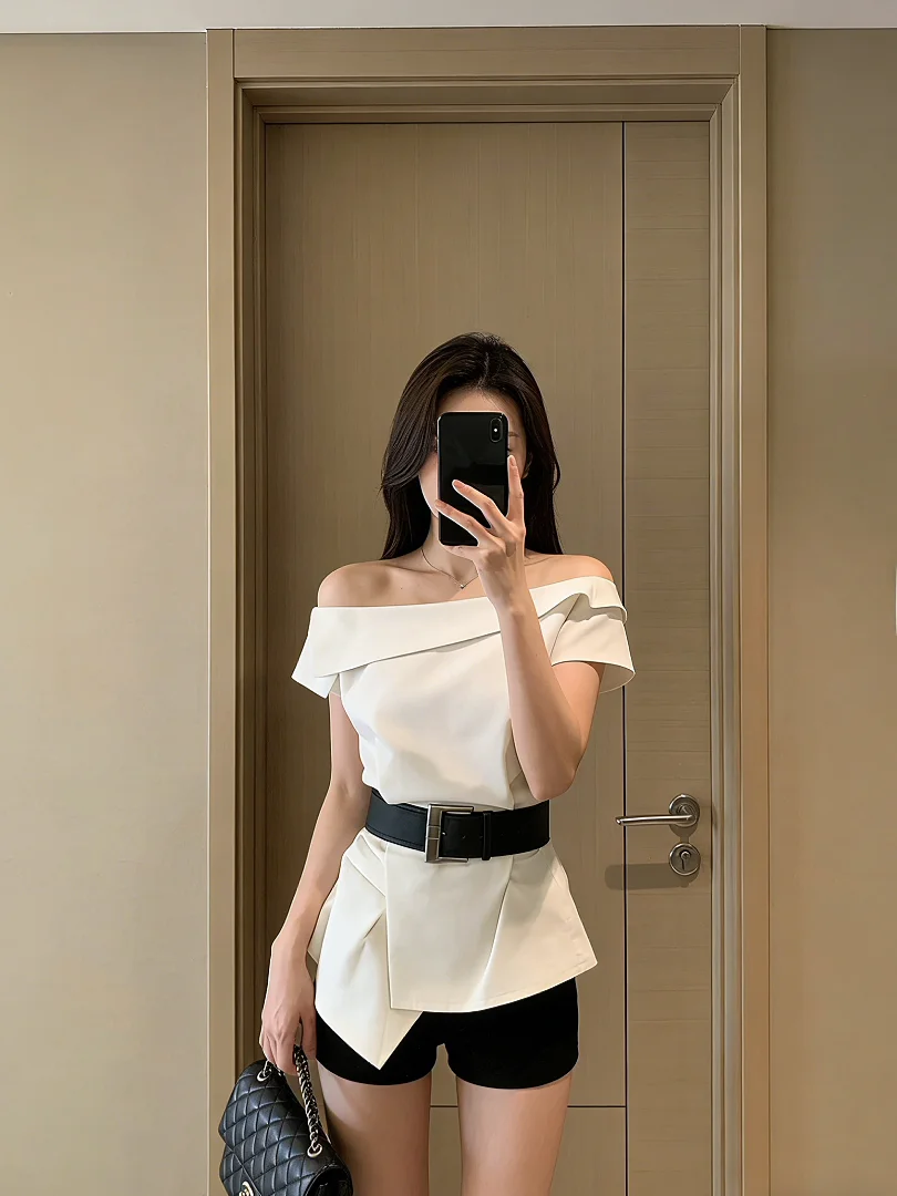 Stylish White One-Shoulder Waist-Cinching Women's Shirt Trendy Age-Defying Elegance Fashionable Top Quality Ladies' Blouse
Stylish White One-Shoulder Waist-Cinching Women's Shirt Trendy Age-Defying Elegance Fashionable Top Quality Ladies' Blouse