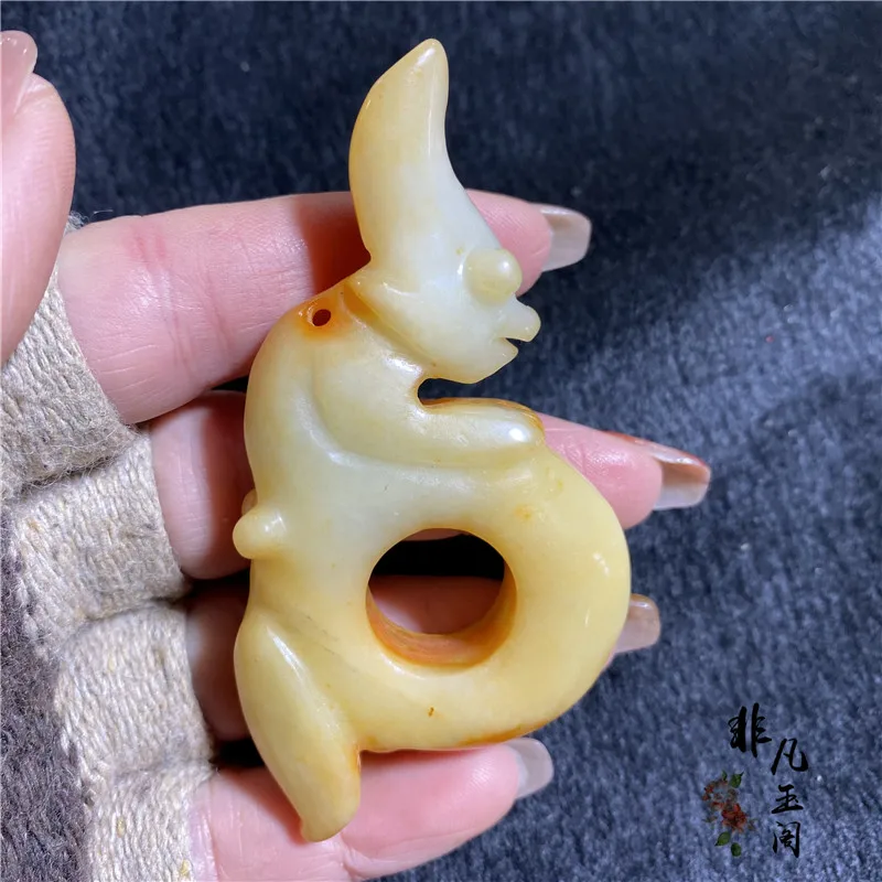 Antique collection Rural old high antique old Xiu Hongshan cultural carving handle pendant retro
Antique collection Rural old high antique old Xiu Hongshan cultural carving handle pendant retro