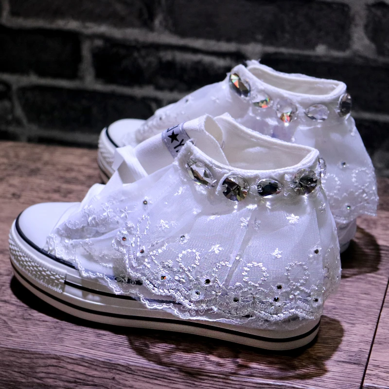 2022 Luxury Brand Women's High Heels Canvas Fashion Classic Lace Wedding Shoes Handmade Specail Wedding Shoes Shiny diamond
2022 Luxury Brand Women's High Heels Canvas Fashion Classic Lace Wedding Shoes Handmade Specail Wedding Shoes Shiny diamond
