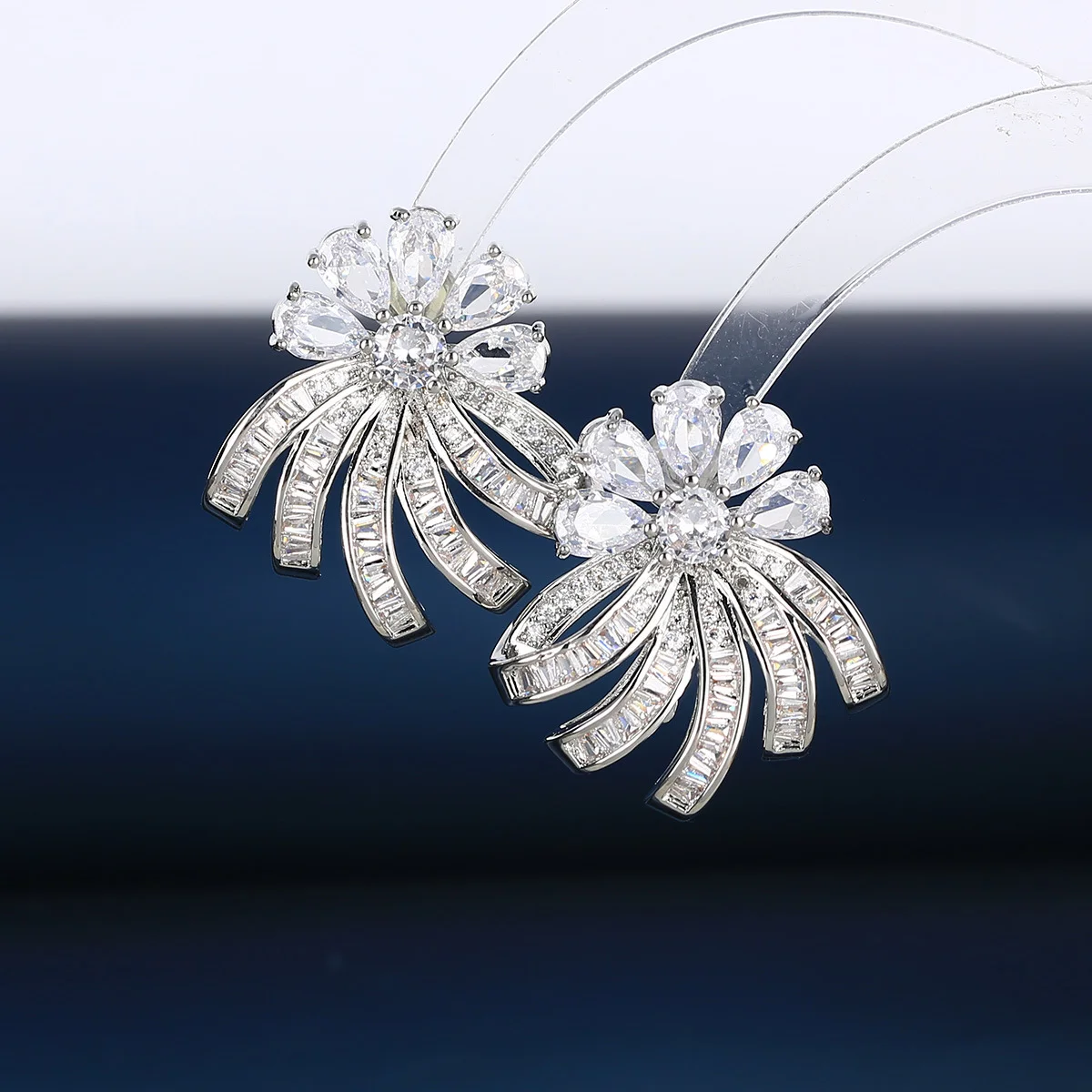 925 Silver Needle Luxury Firework Flower Baguette Zircon Stud Earrings, Elegant Bridal Wedding Jewelry Gift for Women
925 Silver Needle Luxury Firework Flower Baguette Zircon Stud Earrings, Elegant Bridal Wedding Jewelry Gift for Women