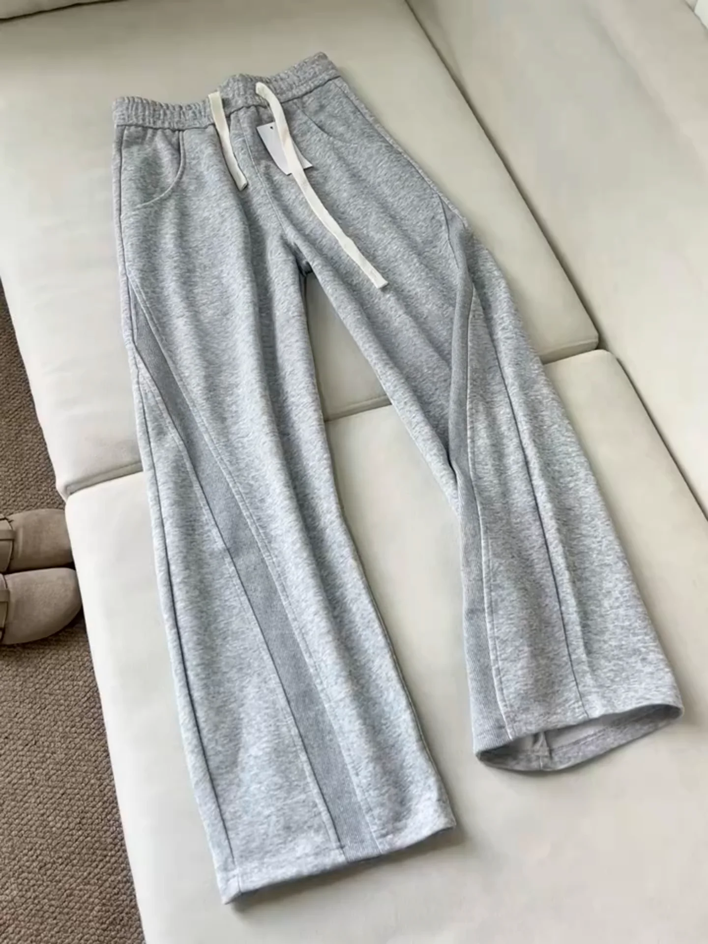 Мужские брюки с наклонным вырезом American Sle, осенний дизайн, спортивные длинные прямые леггинсы с драпировкой CleanFit, расклешенные брюки
Мужские брюки с наклонным вырезом American Sle, осенний дизайн, спортивные длинные прямые леггинсы с драпировкой CleanFit, расклешенные брюки