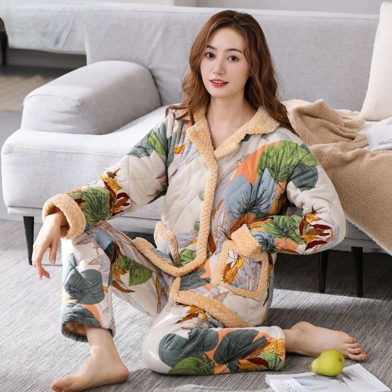 2024 New Autumn Winter Pajama Women Cotton Padded Loungewear Three-layer Warm Padded Homewear Suit V-neck Thicken Warm Sleepwear
2024 New Autumn Winter Pajama Women Cotton Padded Loungewear Three-layer Warm Padded Homewear Suit V-neck Thicken Warm Sleepwear