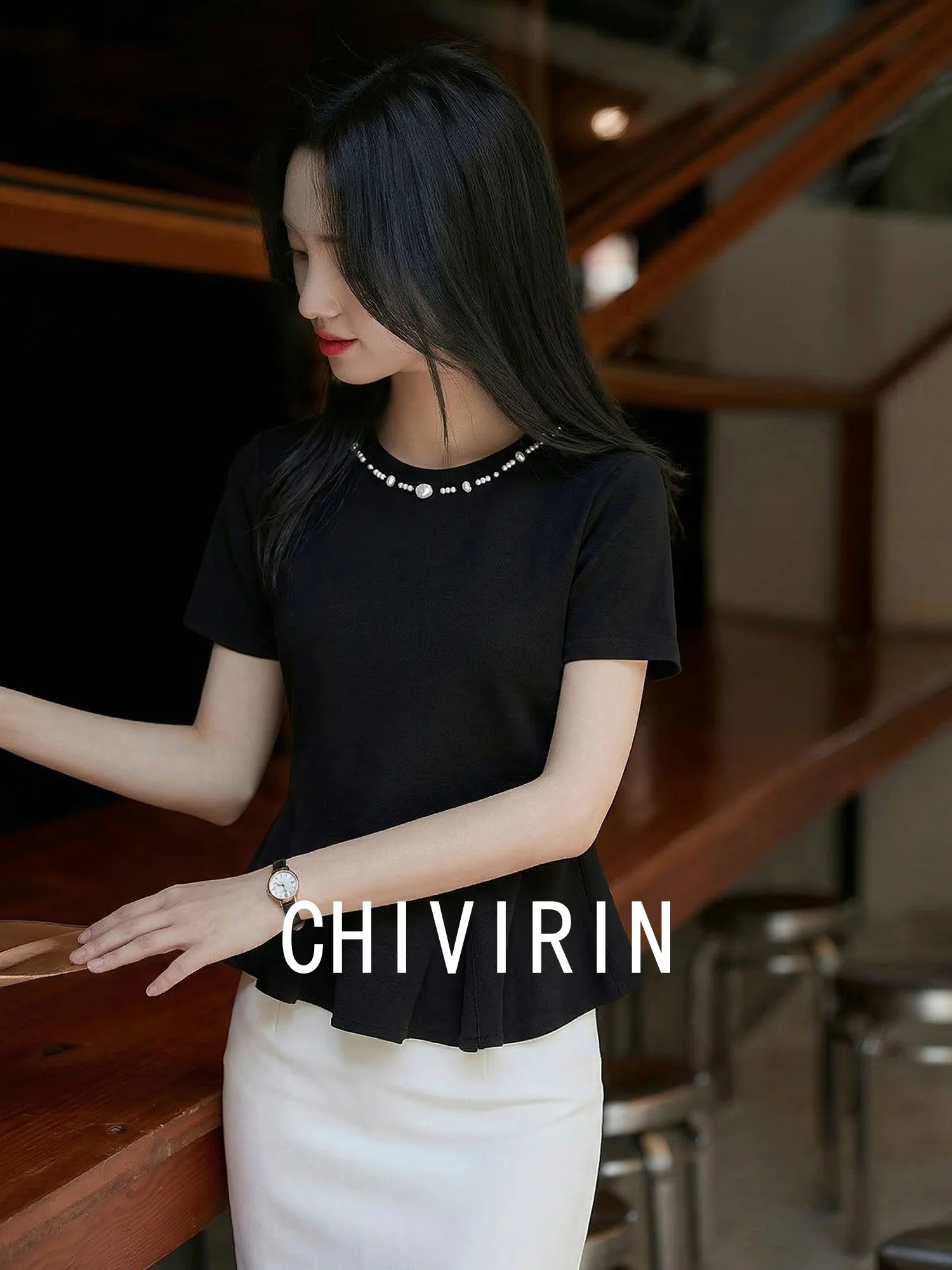 Chivirin Silk Cotton Pearl Decorated Black round Neck Short Sleeve T-Shirt Women's Slim Fit Summer Top Elegant Style Casual Wear
Chivirin Silk Cotton Pearl Decorated Black round Neck Short Sleeve T-Shirt Women's Slim Fit Summer Top Elegant Style Casual Wear