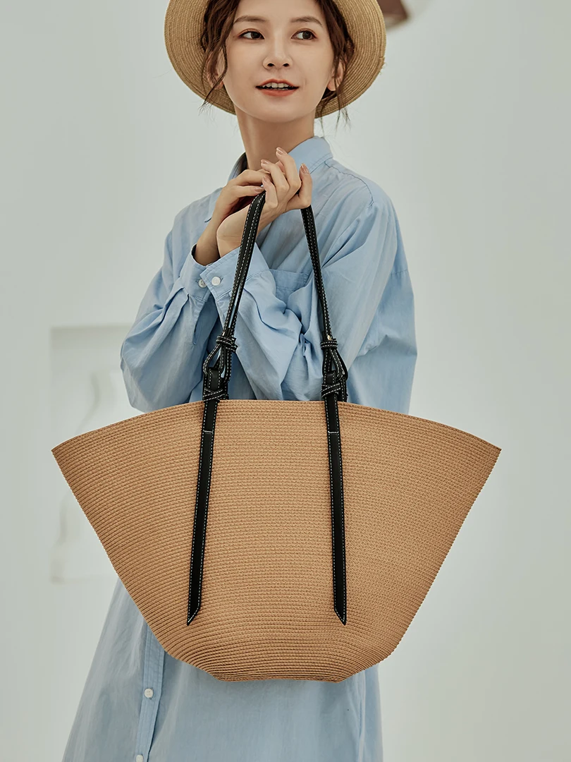 New Straw Woven Color Stitching Basket Bag Large Capacity Hand-woven Bag Female Fashion Seaside Vacation Beach Shoulder Bag
New Straw Woven Color Stitching Basket Bag Large Capacity Hand-woven Bag Female Fashion Seaside Vacation Beach Shoulder Bag