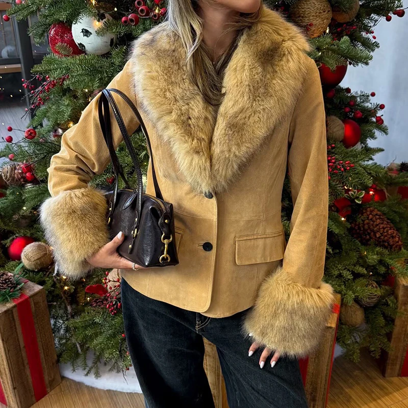 Women's Jacket 2025 New Fashion Autumn Winter Suede Leather Effect Jacket and With Big Fur Collar Casual Chic Women Clothes
Women's Jacket 2025 New Fashion Autumn Winter Suede Leather Effect Jacket and With Big Fur Collar Casual Chic Women Clothes
