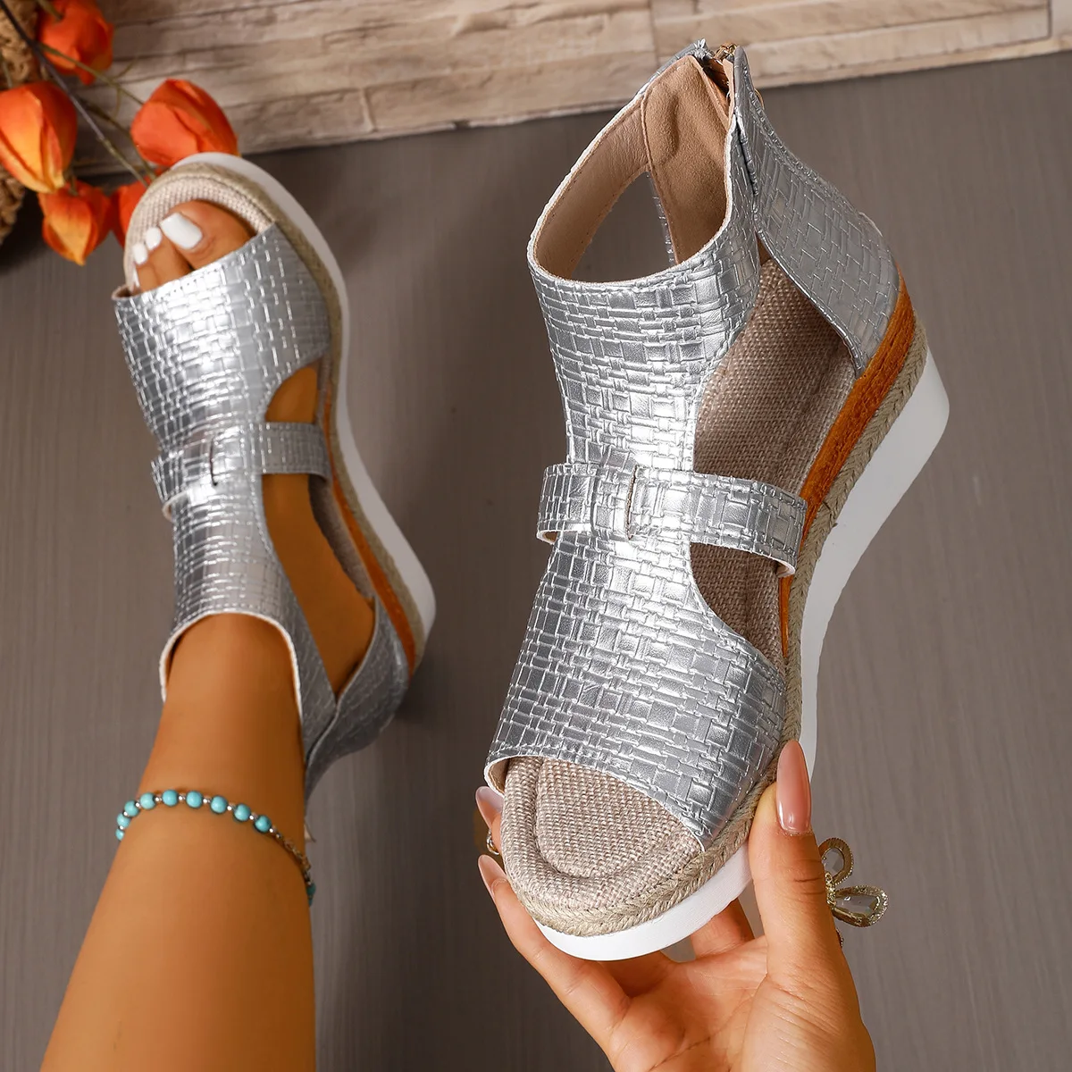 2026 Female Sandals Summer Cool Shoes Simple Design Comfortable Lightweight for Summer Beach Indoor Outdoor
2026 Female Sandals Summer Cool Shoes Simple Design Comfortable Lightweight for Summer Beach Indoor Outdoor