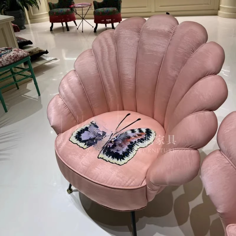 Embroidery single sofa chair leisure chair shopping mall high-end clothing store decoration light luxury
Embroidery single sofa chair leisure chair shopping mall high-end clothing store decoration light luxury