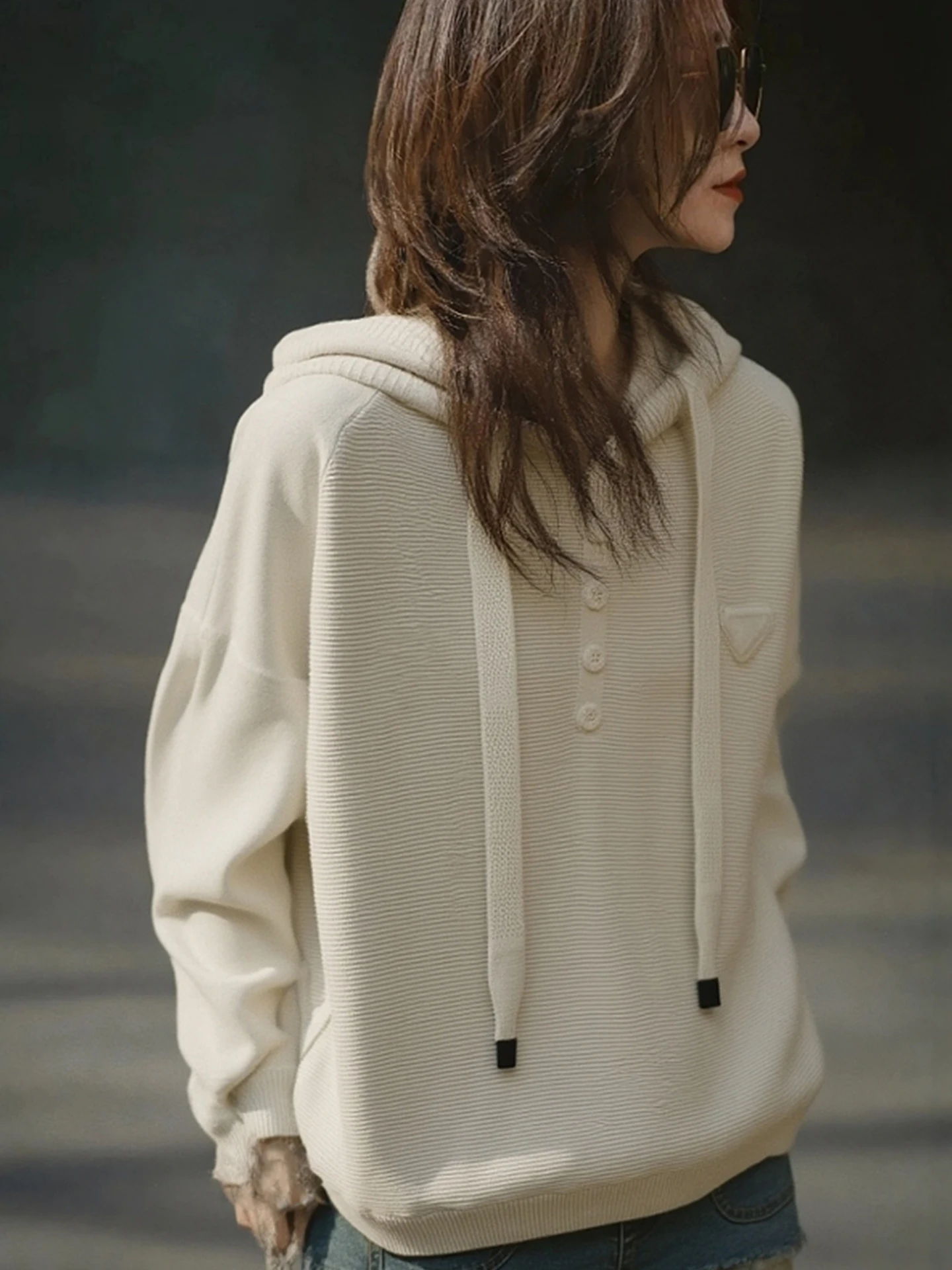 Trendy Design Hooded Camere Knitwear Long Sve Loose Women's Sweater Winter Comfortable Sle Commute Faion Korean Loos...
Trendy Design Hooded Camere Knitwear Long Sve Loose Women's Sweater Winter Comfortable Sle Commute Faion Korean Loos...