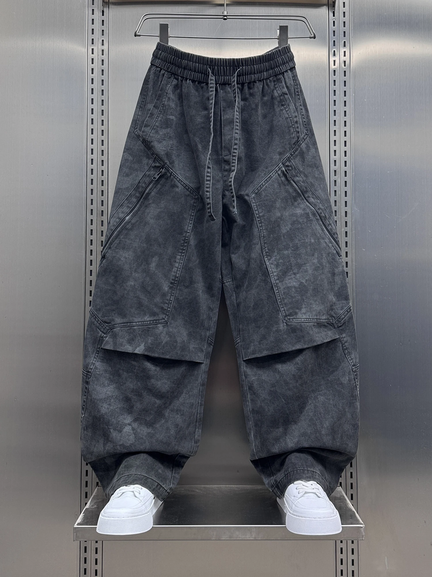 Trendy Men's Casual Cargo Pants Dstring American Sle Paratrooper Workwear Loose Wide Leg Dyed Cargo Trousers for Autumn
Trendy Men's Casual Cargo Pants Dstring American Sle Paratrooper Workwear Loose Wide Leg Dyed Cargo Trousers for Autumn