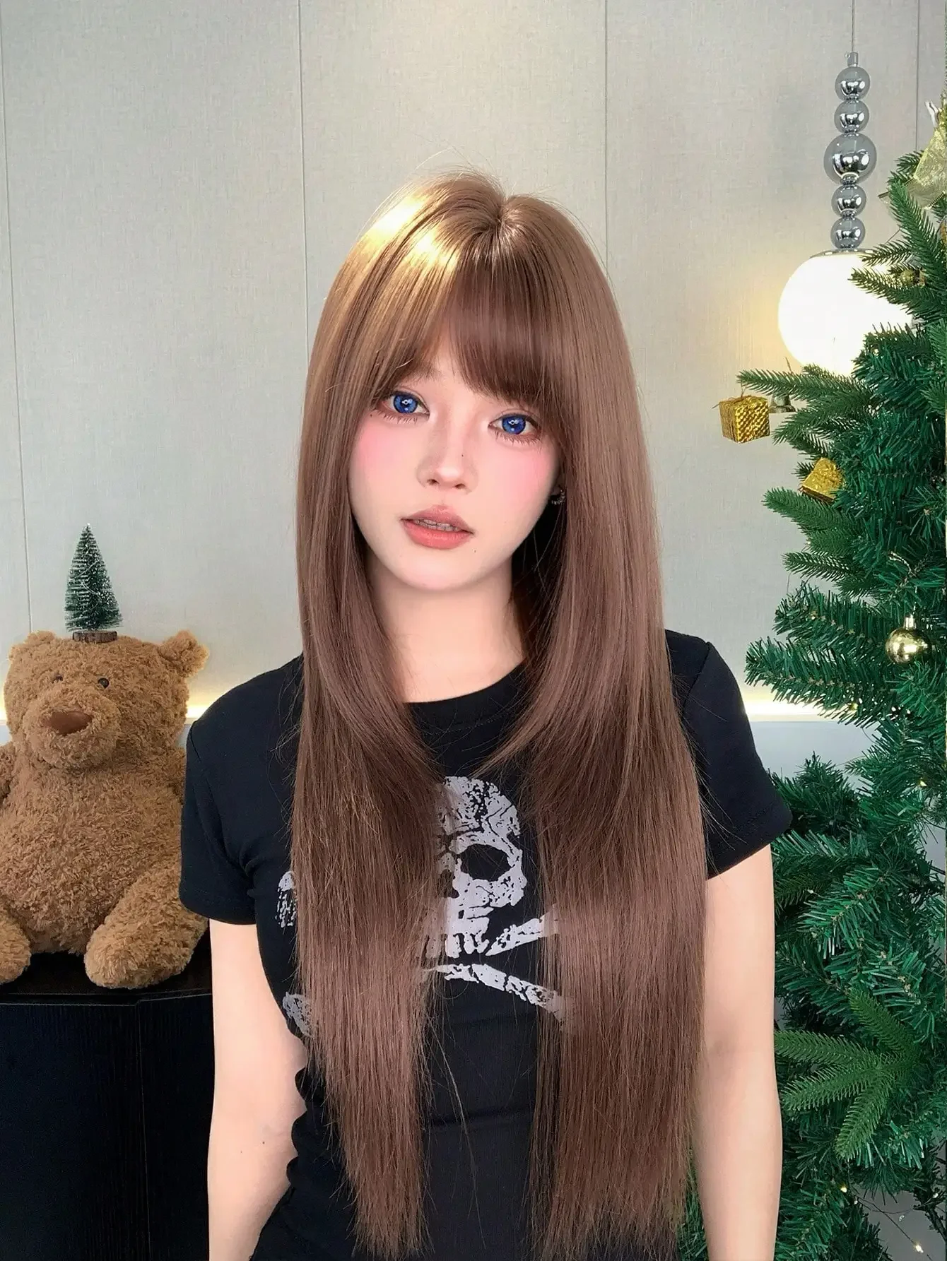 28-Inch Long Synthetic Wig Featuring A Natural Straight Style A Stunning Mocha Brown. Designed With Bangs , This False Hairpiece Is Perfect For Ms Daily Use, Offering A Natural And Realistic Appearance That Mimics Gift For Ladies. (No Accessor
28-Inch Long Synthetic Wig Featuring A Natural Straight Style A Stunning Mocha Brown. Designed With Bangs , This False Hairpiece Is Perfect For Ms Daily Use, Offering A Natural And Realistic Appearance That Mimics Gift For Ladies. (No Accessor