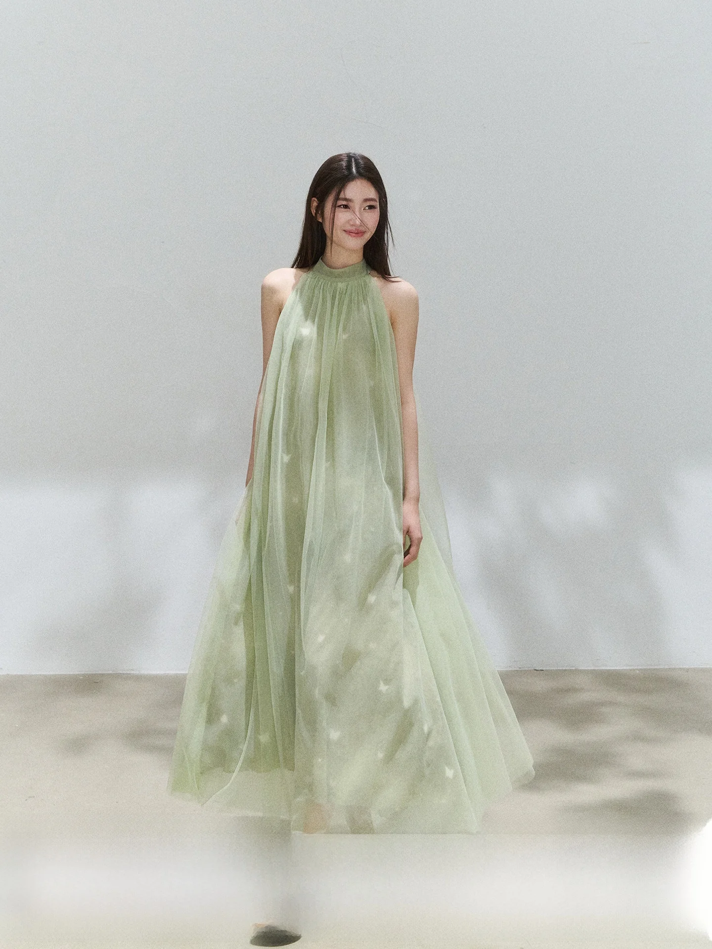 Romantic Escape Print Mesh Dress Atmosphere Sensation Sleeveless Hanging Neck Dress Summer Women's Fairy Skirt
Romantic Escape Print Mesh Dress Atmosphere Sensation Sleeveless Hanging Neck Dress Summer Women's Fairy Skirt