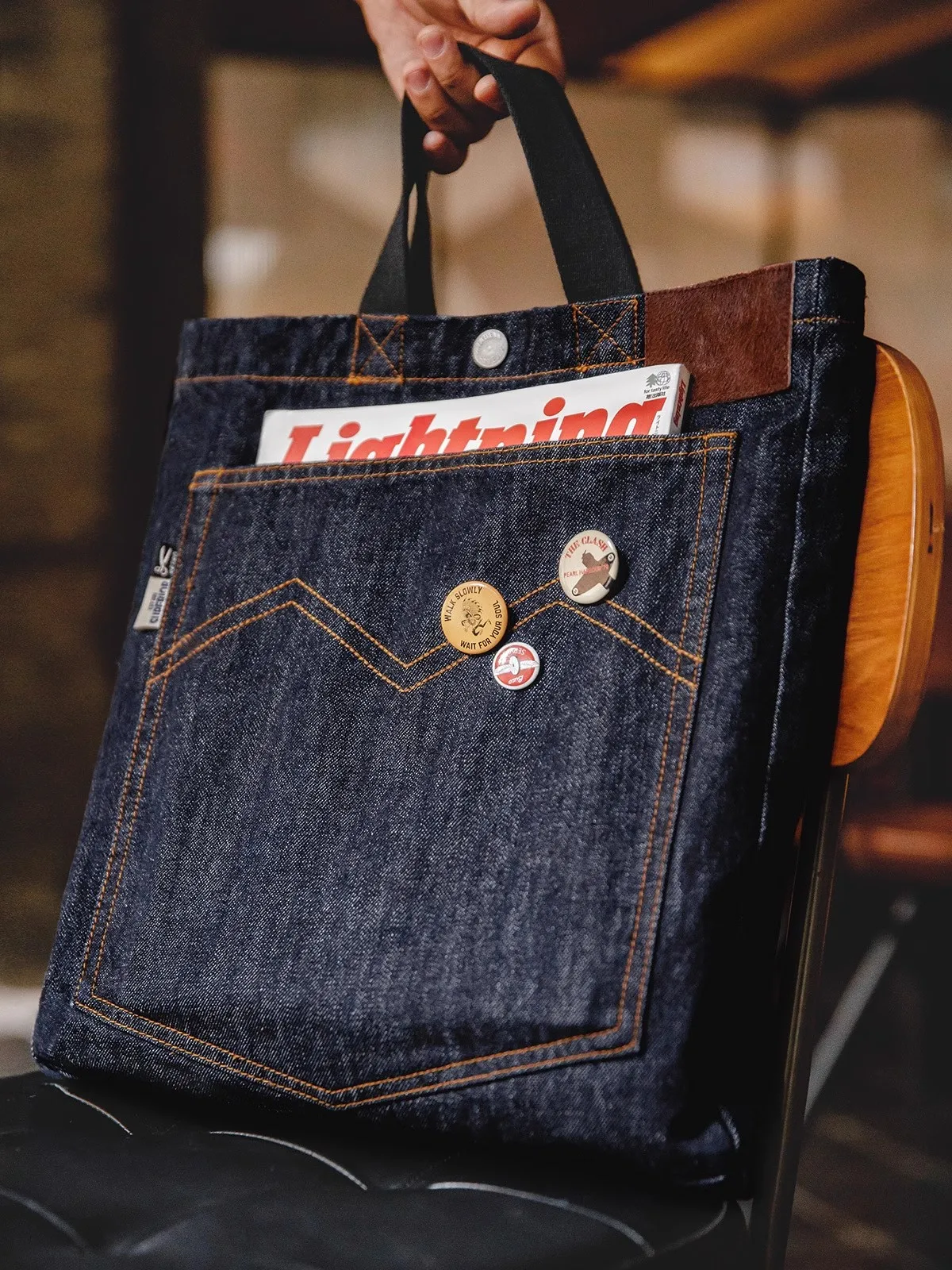 Maden Retro American Denim Embroidered Large Capaci oulder Crossbody Bag for Men Casual Leisure Handbag Tablet Holder
Maden Retro American Denim Embroidered Large Capaci oulder Crossbody Bag for Men Casual Leisure Handbag Tablet Holder