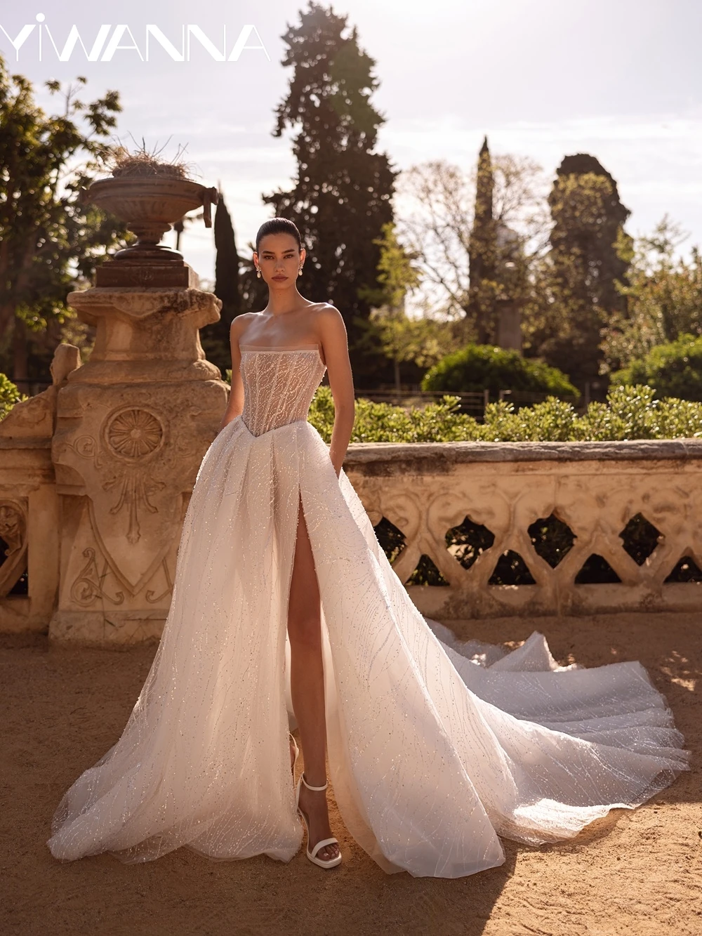 Shiny Beaded Pearls A-line Long Wedding Dress Sexy Strapless High Slit Bridal Gown 2026 Customized Ivory Dresses For Bride
Shiny Beaded Pearls A-line Long Wedding Dress Sexy Strapless High Slit Bridal Gown 2026 Customized Ivory Dresses For Bride