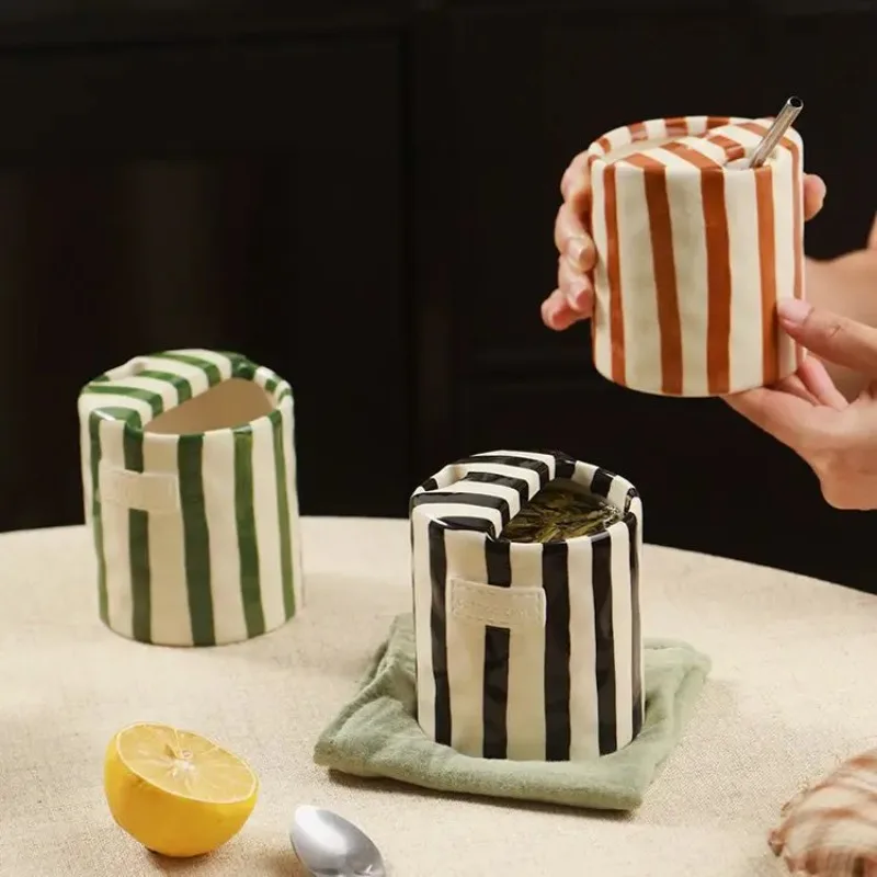 Современная полосатая керамическая кофейная чашка, ручная роспись, простая цветочная чашка для чая, домашняя кружка для завтрака, молока, кружка для пары, подарок на день рождения, домашний декор
Современная полосатая керамическая кофейная чашка, ручная роспись, простая цветочная чашка для чая, домашняя кружка для завтрака, молока, кружка для пары, подарок на день рождения, домашний декор