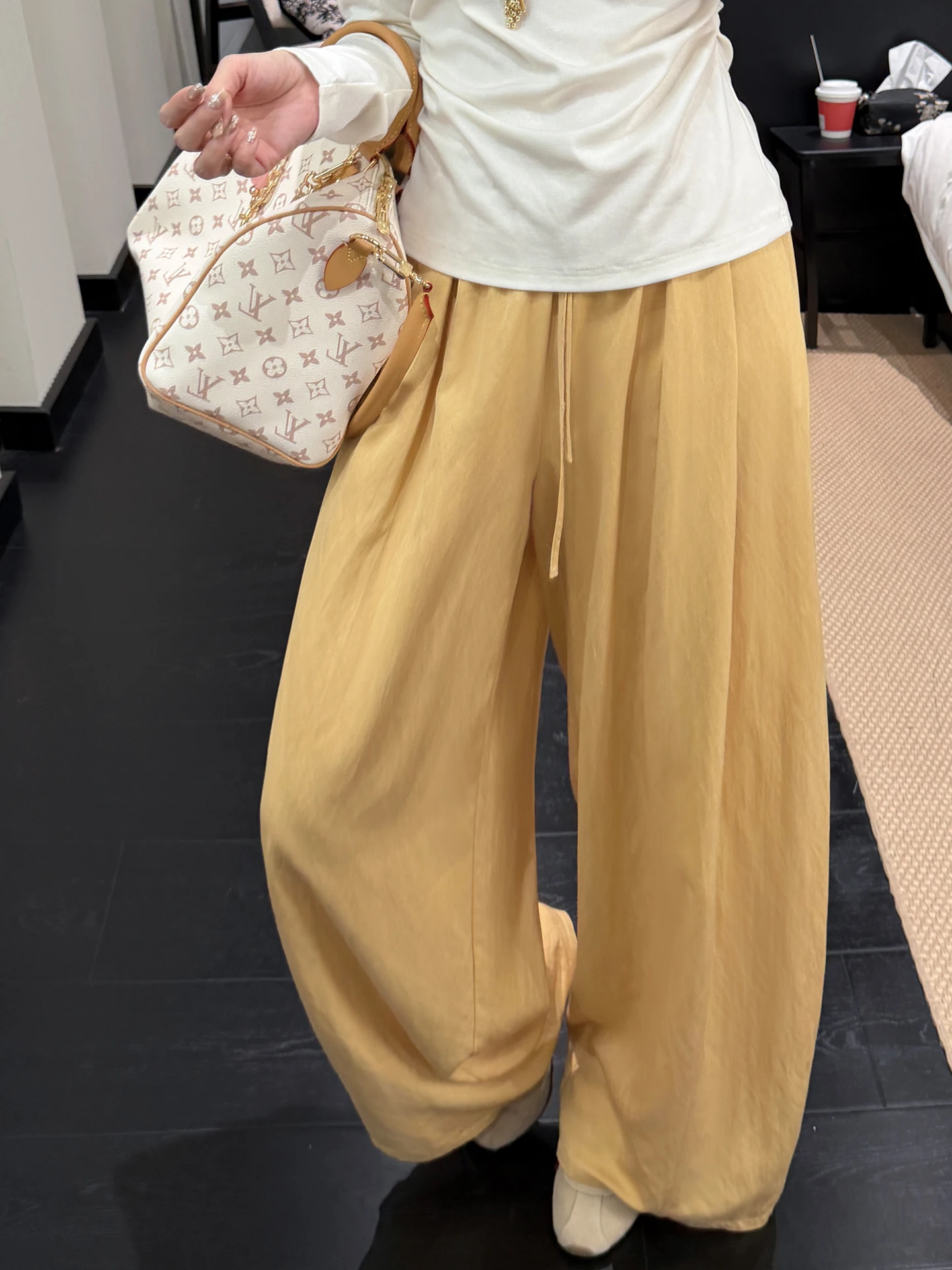 Yellow Elastic Waist Wide Leg Pants Comfortable Loose Fit Casual Style Spring 2026 Ladies Fashion Casual Pants ZSS Brand
Yellow Elastic Waist Wide Leg Pants Comfortable Loose Fit Casual Style Spring 2026 Ladies Fashion Casual Pants ZSS Brand