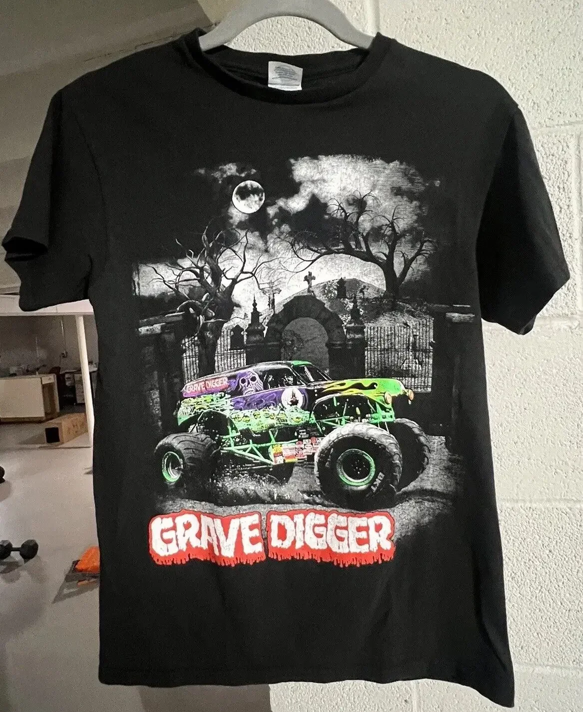 PERFECT Monster Jam Gravedigger T Shirt Short Sleeve Black adult Small Night Sky 
PERFECT Monster Jam Gravedigger T Shirt Short Sleeve Black adult Small Night Sky