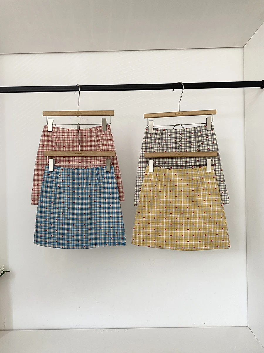 Retro Korean Style Plaid Skirt High Waist Women's A-Line Skirt Slimming Spring 2026 Fashion College Style Commute
Retro Korean Style Plaid Skirt High Waist Women's A-Line Skirt Slimming Spring 2026 Fashion College Style Commute