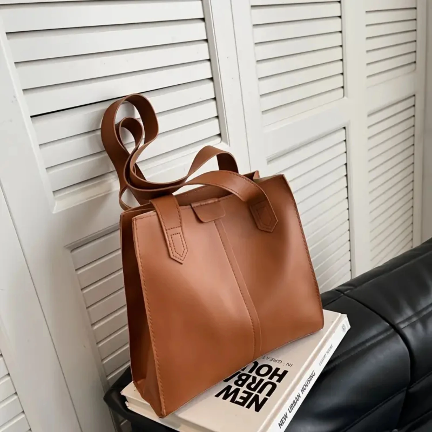 Simple Zipper Tote Bag, Women's Trendy Handbag Casual Shoulder Bag For Work & School
Simple Zipper Tote Bag, Women's Trendy Handbag Casual Shoulder Bag For Work & School