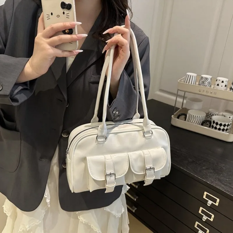 Fashion Women Patent Leather Tote Shoulder Bag Retro Style Handbag Purse with Buckle Pockets for Casual Daily Commute Streetwear
Fashion Women Patent Leather Tote Shoulder Bag Retro Style Handbag Purse with Buckle Pockets for Casual Daily Commute Streetwear