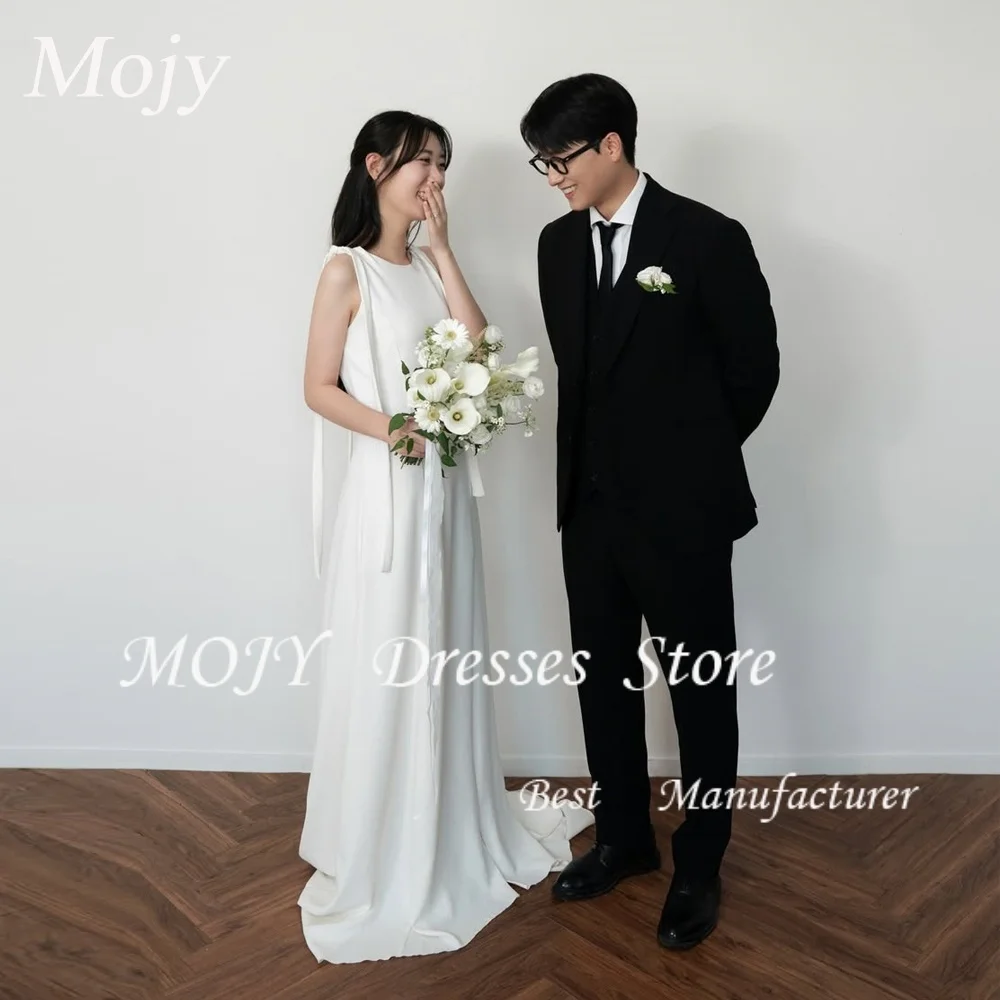 Mojy Simple Ivory Floor-Length Wedding Dress Sleevless Train Korea Photo Shoot Bridal Reception Gown Customized 2026
Mojy Simple Ivory Floor-Length Wedding Dress Sleevless Train Korea Photo Shoot Bridal Reception Gown Customized 2026