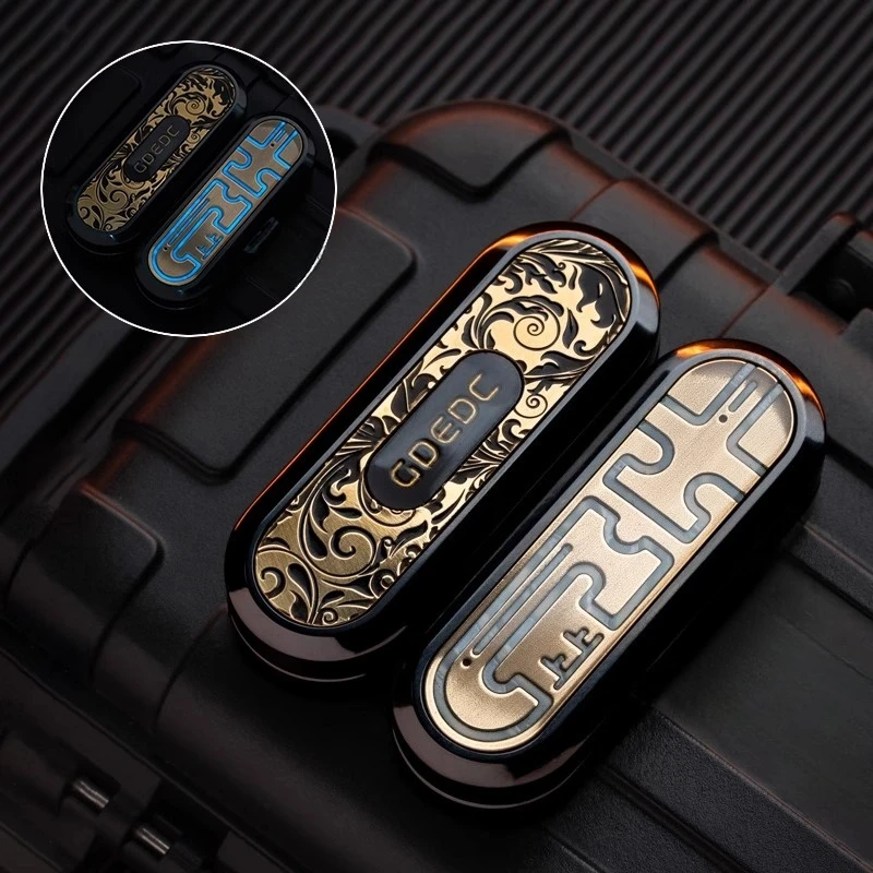 Новинка 2022 годаGDedc Shang Shang Qian Ding Ding, механическая металлическая светящаяся герметичная кристаллическая карта с кончиком пальца, декомпрессионный стол
Новинка 2022 годаGDedc Shang Shang Qian Ding Ding, механическая металлическая светящаяся герметичная кристаллическая карта с кончиком пальца, декомпрессионный стол