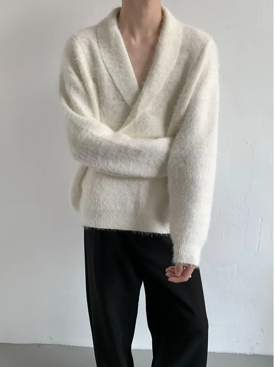 American Retro Lazy Sle Men's Knitted Sweater V-Ne Mink Casual Loose Fit Pure Color Comfortable Long Sve Autumn Sweater
American Retro Lazy Sle Men's Knitted Sweater V-Ne Mink Casual Loose Fit Pure Color Comfortable Long Sve Autumn Sweater