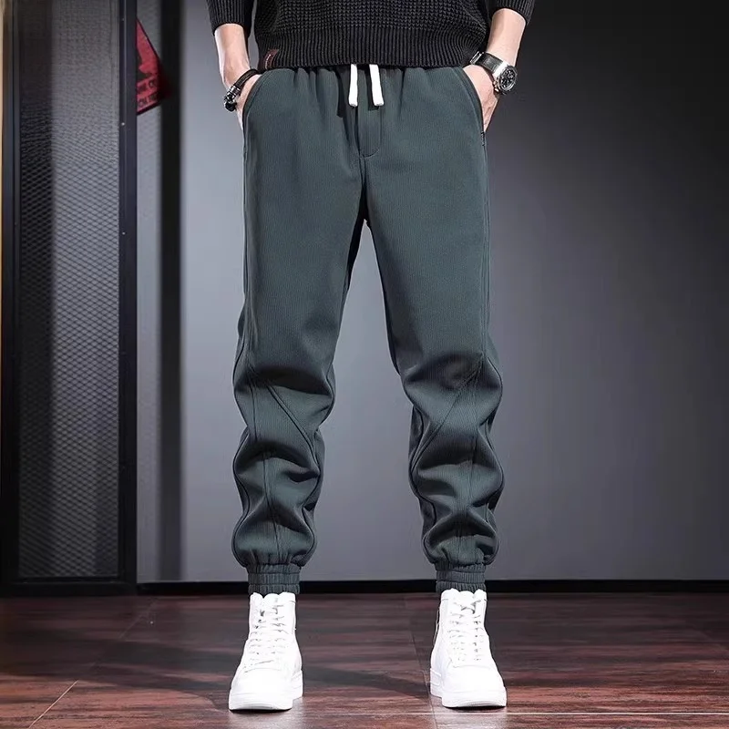 Мужские повседневные брюки свободного кроя Harlan, весна 2026, модные универсальные длинные брюки с эластичными манжетами, молодежные, для активного отдыха, из полиэстера
Мужские повседневные брюки свободного кроя Harlan, весна 2026, модные универсальные длинные брюки с эластичными манжетами, молодежные, для активного отдыха, из полиэстера