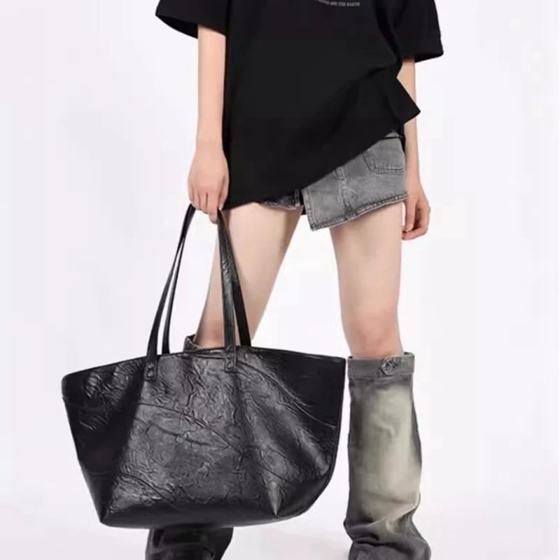 Large Capacity Crack Texture Tote Bag Cool Dark Style Black Shoulder Bag for Commuting And School Stylish Trendy Design
Large Capacity Crack Texture Tote Bag Cool Dark Style Black Shoulder Bag for Commuting And School Stylish Trendy Design