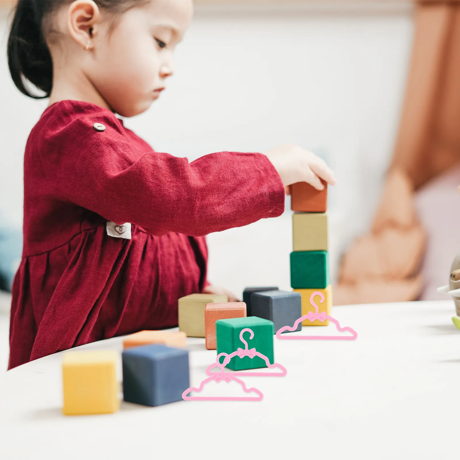 100 шт. мини-вешалок для одежды, тонко изготовленные, идеальные для организации небольшого гардероба, для микросцен, рукоделия, декора комнаты, уникальный подарок для семьи
100 шт. мини-вешалок для одежды, тонко изготовленные, идеальные для организации небольшого гардероба, для микросцен, рукоделия, декора комнаты, уникальный подарок для семьи