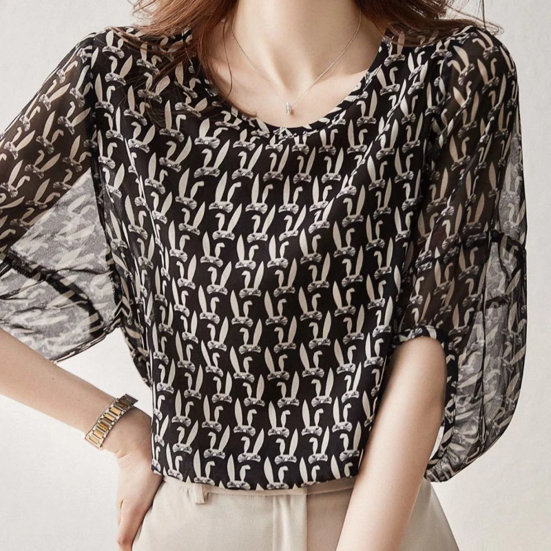 Chiffon Shirt for Women in the Summer New Style Loose and Versatile Style Slim Top
Chiffon Shirt for Women in the Summer New Style Loose and Versatile Style Slim Top
