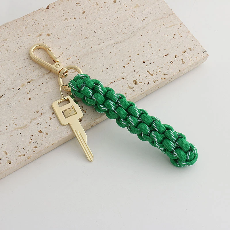 Ins Popular Handmade DIY Woven Bag Pendant Fashionable and Unique Key Design Car Keychain Bags Accessories
Ins Popular Handmade DIY Woven Bag Pendant Fashionable and Unique Key Design Car Keychain Bags Accessories