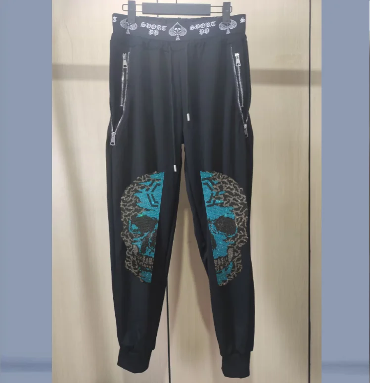 Classic Leisure zipper trousers for Men Cotton Rhinestones Skull Pattern Personality Handsome style pants
Classic Leisure zipper trousers for Men Cotton Rhinestones Skull Pattern Personality Handsome style pants