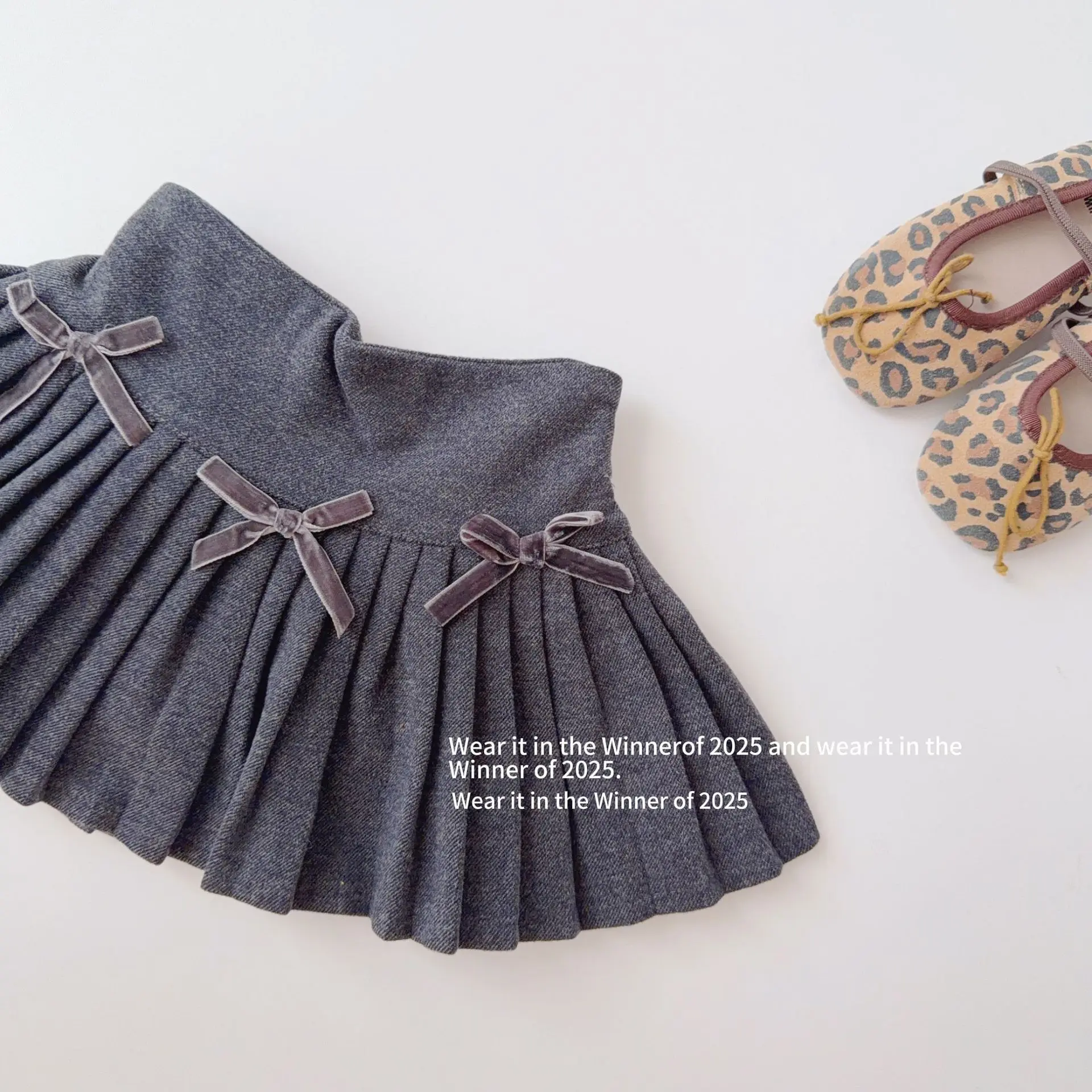 Girls' Woolen Skirt 2025 Autumn and Winter New Korean Children's Woolen Skirt Baby Girl A-shaped Short Skirt
Girls' Woolen Skirt 2025 Autumn and Winter New Korean Children's Woolen Skirt Baby Girl A-shaped Short Skirt