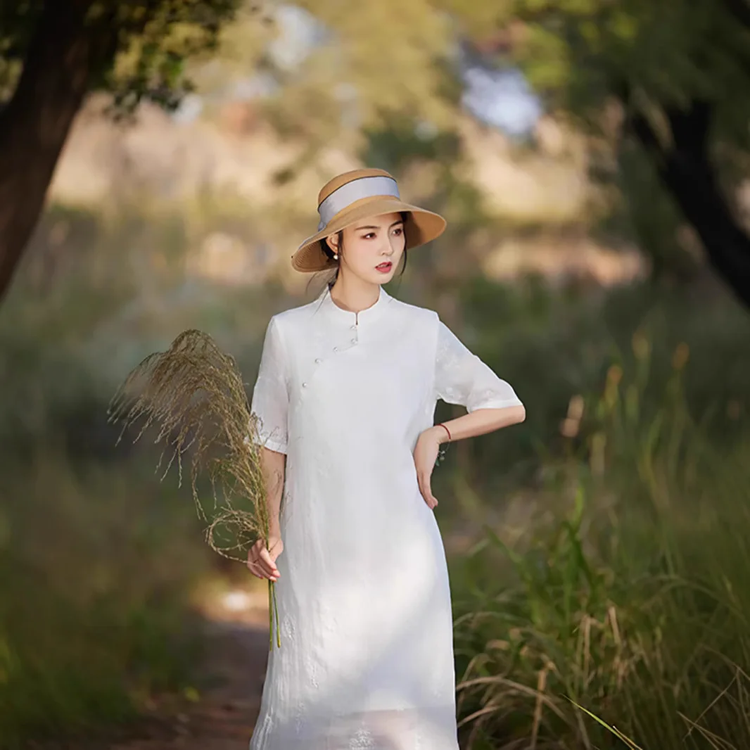 Ramie dress five-quarter sleeve stand-up collar buckle embroidery embroidery improved cheongsam skirt fashion casual versatile s
Ramie dress five-quarter sleeve stand-up collar buckle embroidery embroidery improved cheongsam skirt fashion casual versatile s