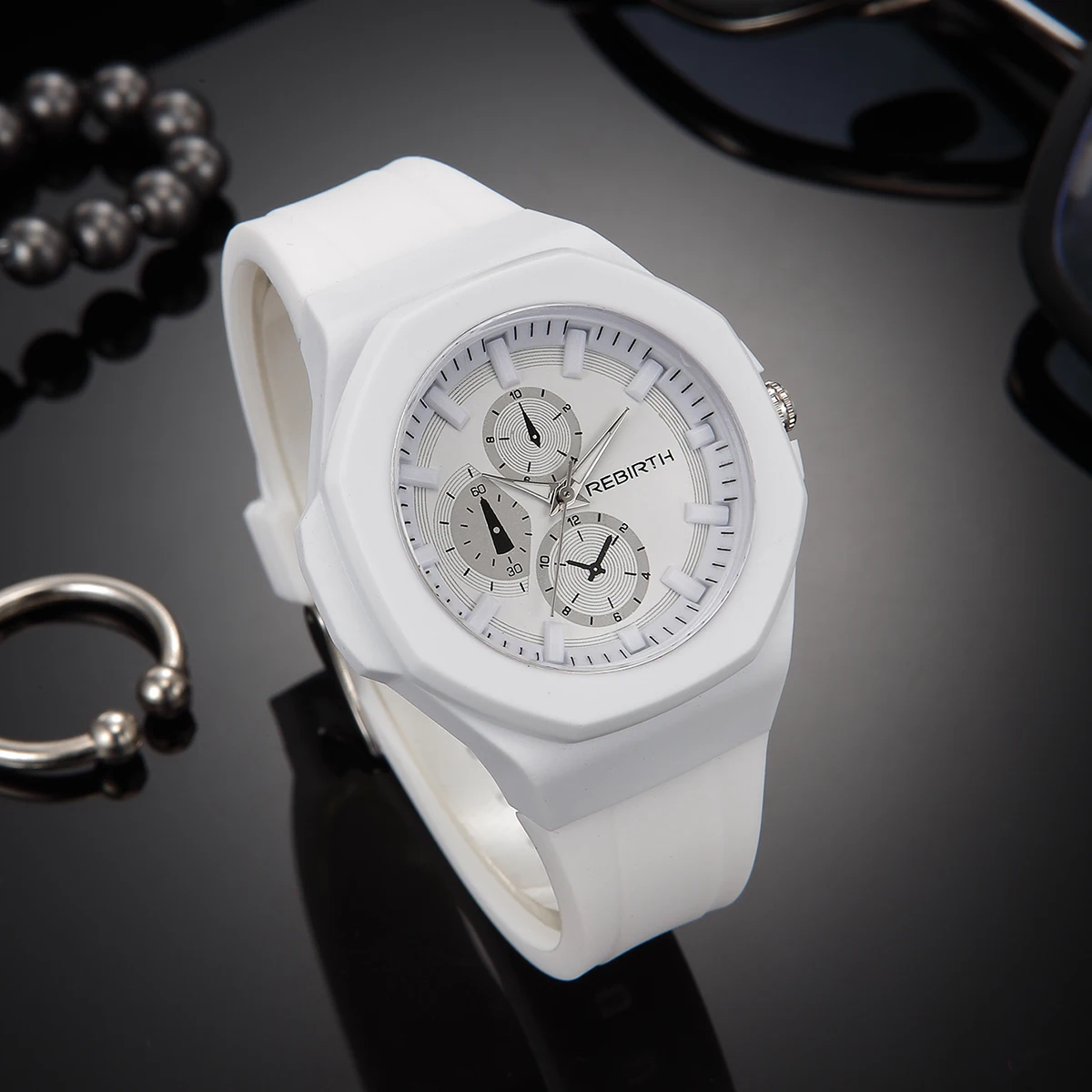 Простые модные кварцевые часы унисекс с силиконовым ремешком
Простые модные кварцевые часы унисекс с силиконовым ремешком