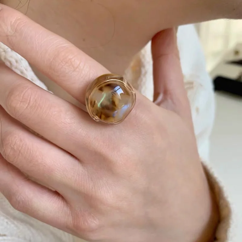 French Retro Resin-Metal Open Ring Female Niche Design Sense Simple Personality Everything Matching Temperament Ring Ring
French Retro Resin-Metal Open Ring Female Niche Design Sense Simple Personality Everything Matching Temperament Ring Ring
