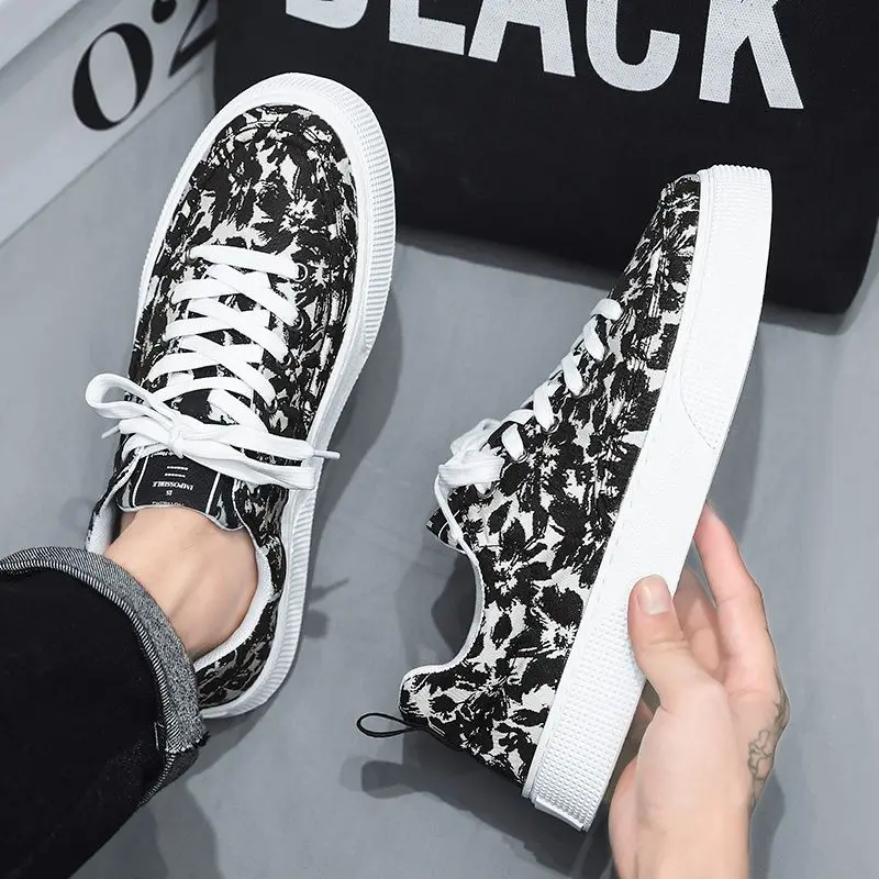 Men's Summer 2026 Breathable Canvas Casual Thick Sole Skate Shoes Versatile Trendy Sports Sneakers
Men's Summer 2026 Breathable Canvas Casual Thick Sole Skate Shoes Versatile Trendy Sports Sneakers