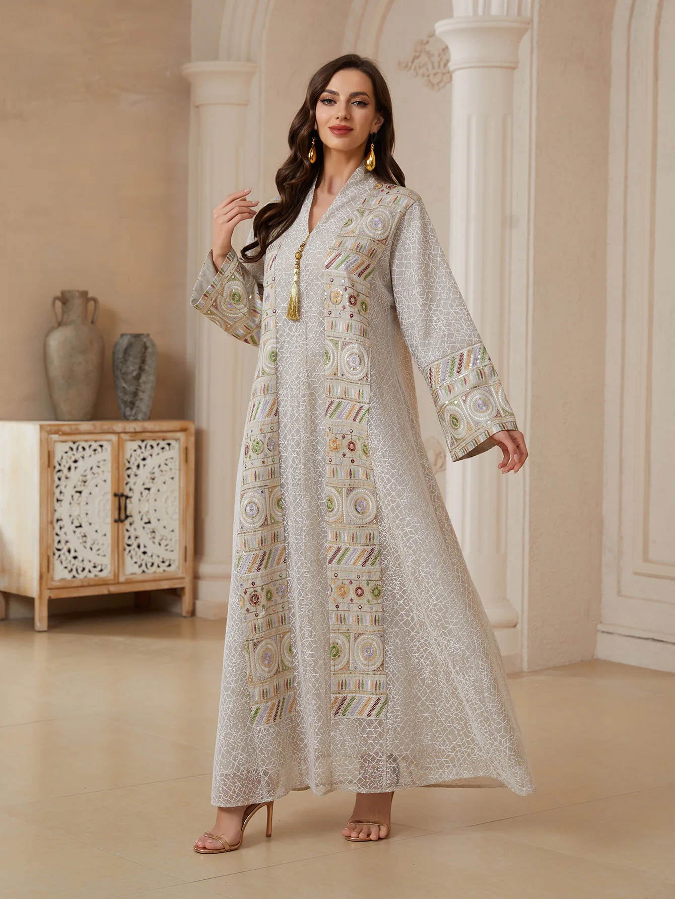 Islamic Ramadan Saudi Türkiye Embroidery Sequins Large Women's Wear Europe and America New Dubai Fashion Gown
Islamic Ramadan Saudi Türkiye Embroidery Sequins Large Women's Wear Europe and America New Dubai Fashion Gown