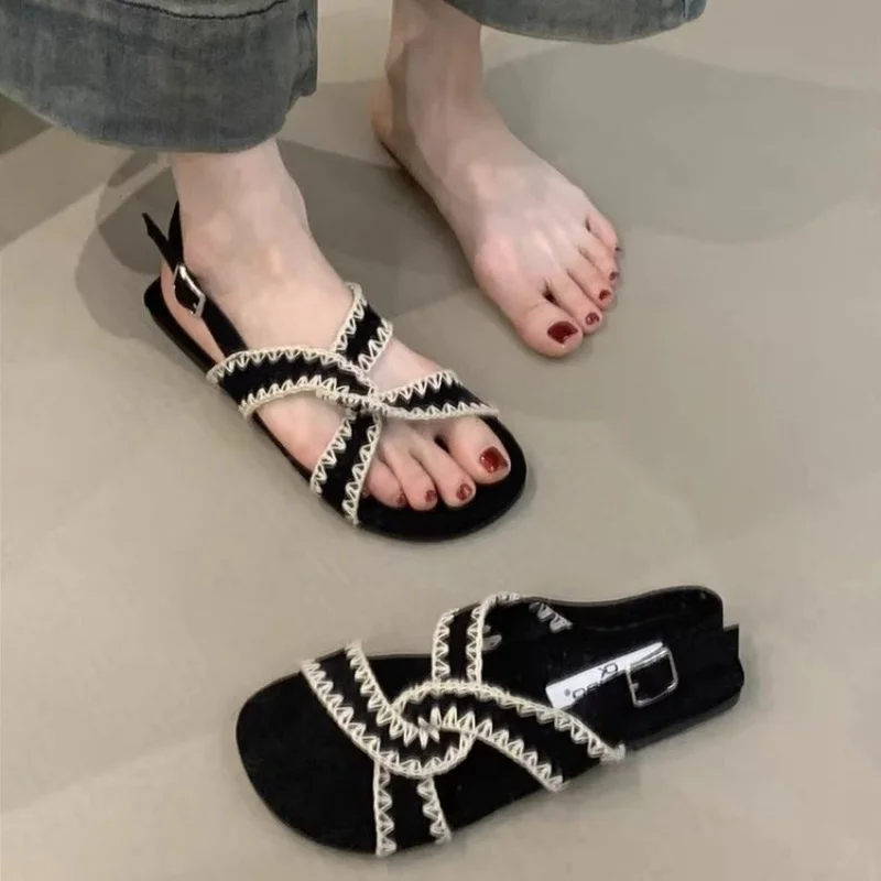 2026Summer new style one-strap flat retro open-toe versatile sandals Roman style women's sandals
2026Summer new style one-strap flat retro open-toe versatile sandals Roman style women's sandals