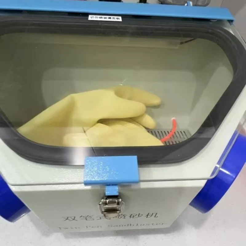 Professional Tooth Double Pen Sandblasting Machine Porcelain Inner Crown Bracket Micro Etching System Lab Equipment
Professional Tooth Double Pen Sandblasting Machine Porcelain Inner Crown Bracket Micro Etching System Lab Equipment