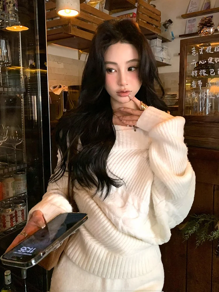Корейский вязаный свитер с рукавами «летучая мышь» для женщин, осенне-зимний, премиум-класса, с шарфом, белый, вязаный, комплект из двух предметов
Корейский вязаный свитер с рукавами «летучая мышь» для женщин, осенне-зимний, премиум-класса, с шарфом, белый, вязаный, комплект из двух предметов